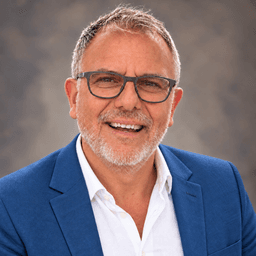 Bernd Schmellenkamp – Host des Schweizer KI-Podcasts